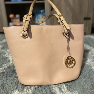 Michael Kors Tote Bag w/Top Snap Closure